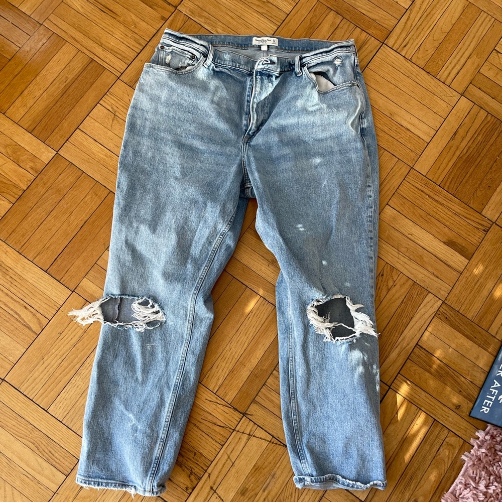 Abercrombie curve love ultra high rise 90s straight ripped jeans
